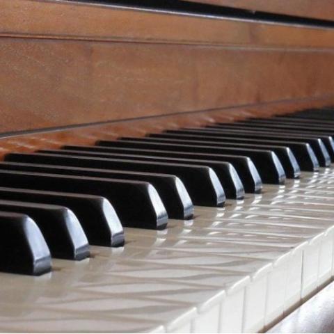 Piano i Arbis kafe